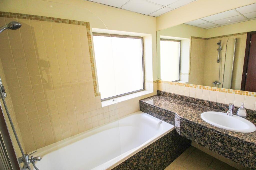 2br Jumeirah Front Dubai