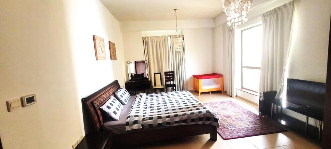 Apartment 2br Jumeirah Front *