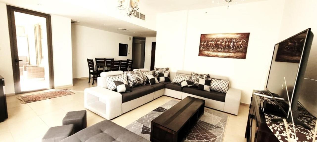 Apartment 2br Jumeirah Front *